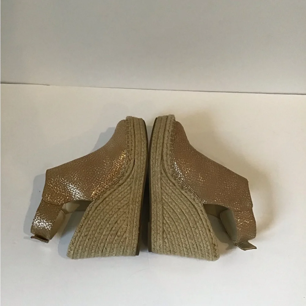Kenneth Cole metallic peep toe platform, size 8.5 - Picture 3 of 9